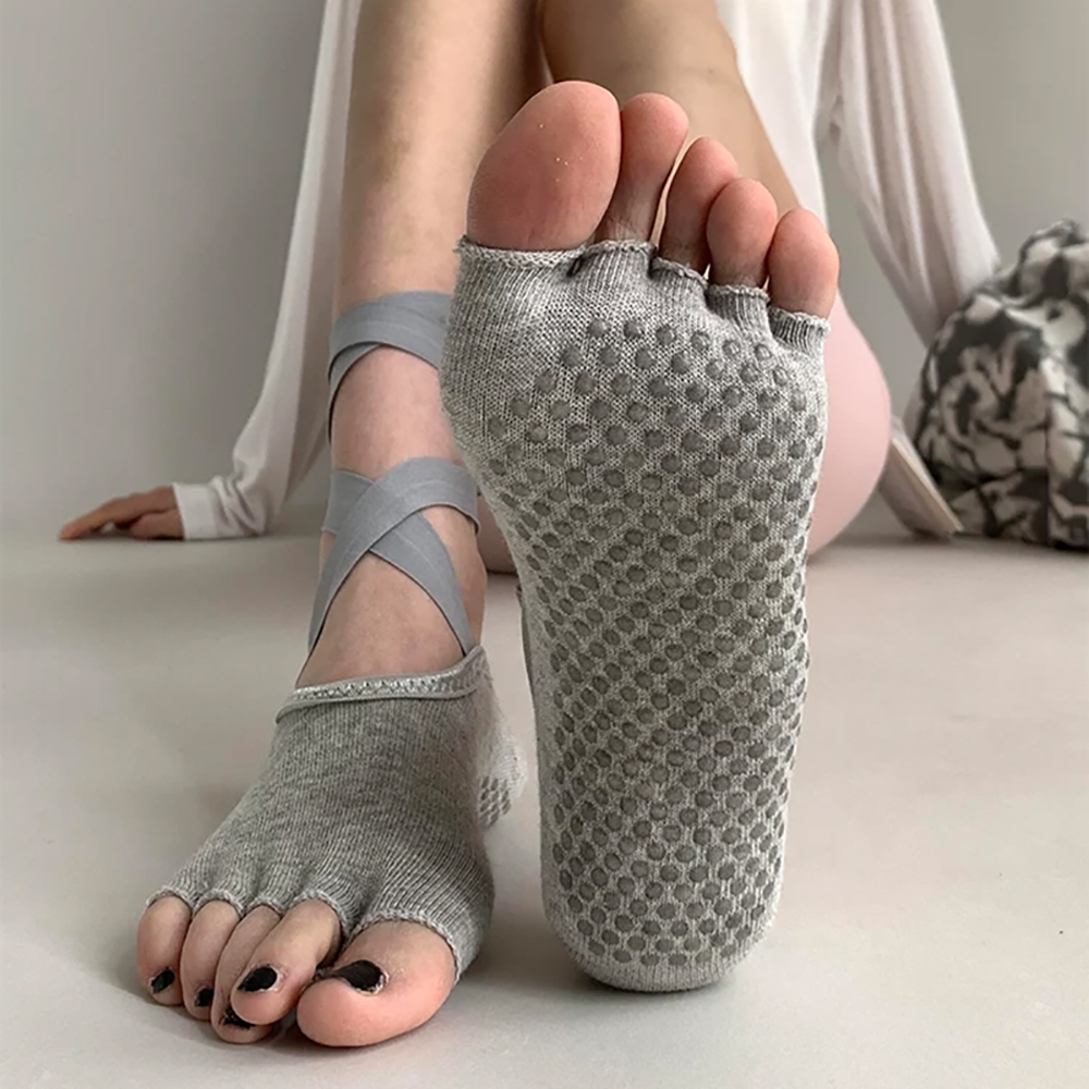 جوارب نسائية للبيلاتس واليوغا، - مراجعة Yoga Fitness Dress وسعره